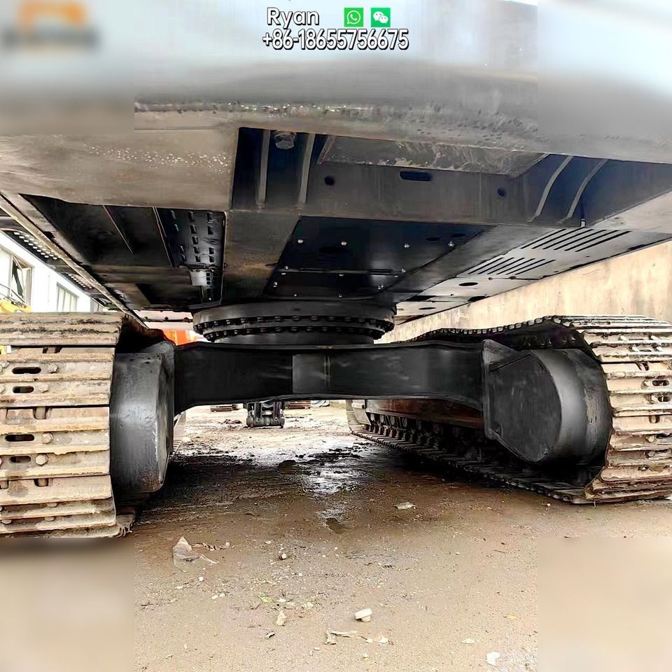 2019 Volvo EC480DL crawler excavator undercarriage view