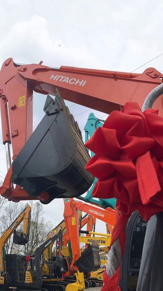2023 Hitachi ZX60 mini excavator boom and bucket detail 2023 Hitachi ZX60 mini excavator boom and bucket detail