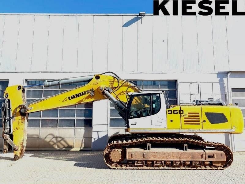 2020 Liebherr R960 SME crawler excavator, side view