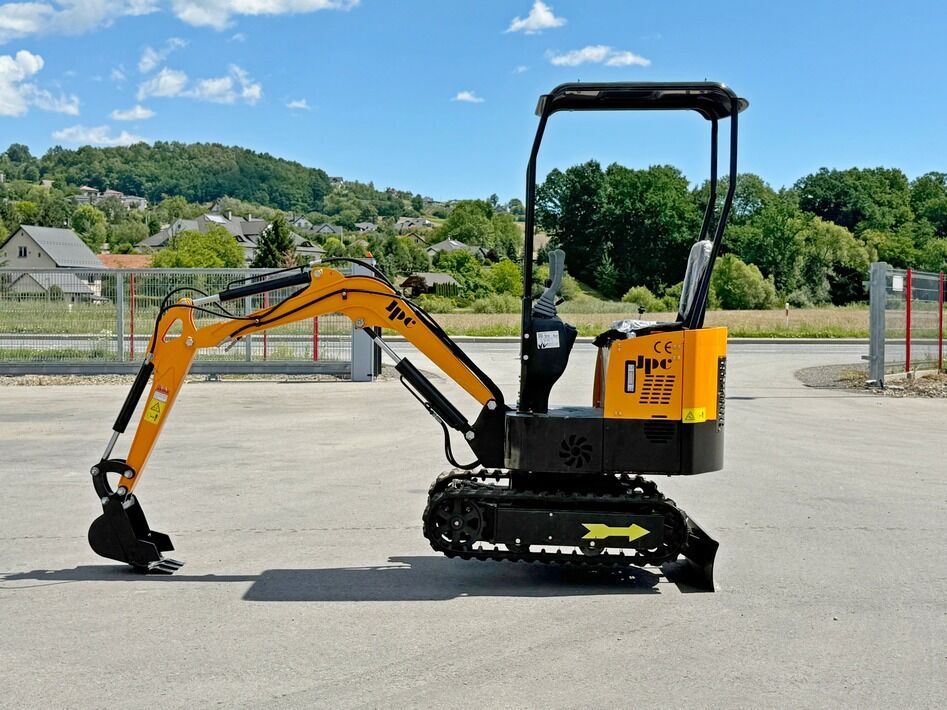 2025 JPC HT-12 MINI mini excavator, side view 2025 JPC HT-12 MINI mini excavator, side view
