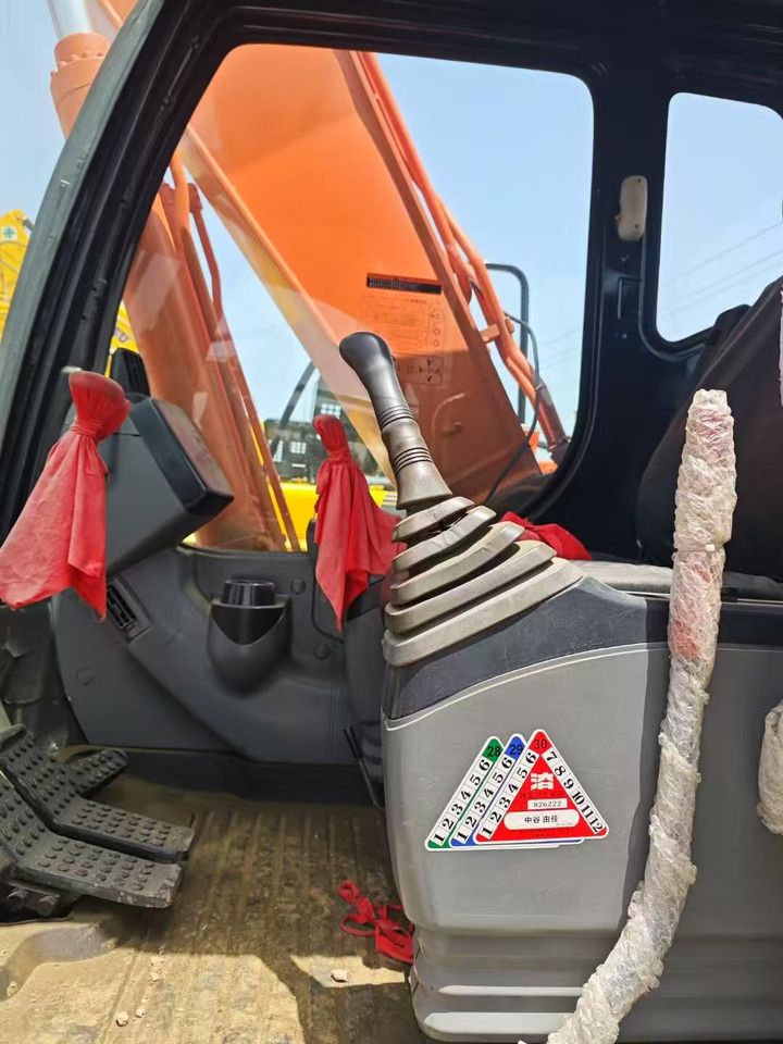 2021 Hitachi ZX160 crawler excavator interior view 2021 Hitachi ZX160 crawler excavator interior view
