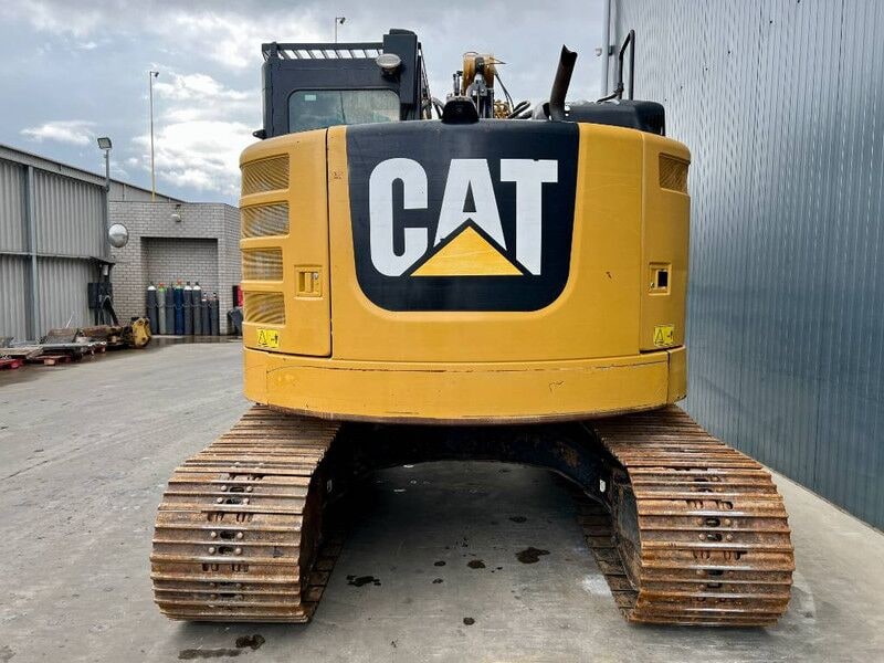 2017 Caterpillar 315FLCR crawler excavator, rear view 2017 Caterpillar 315FLCR crawler excavator, rear view