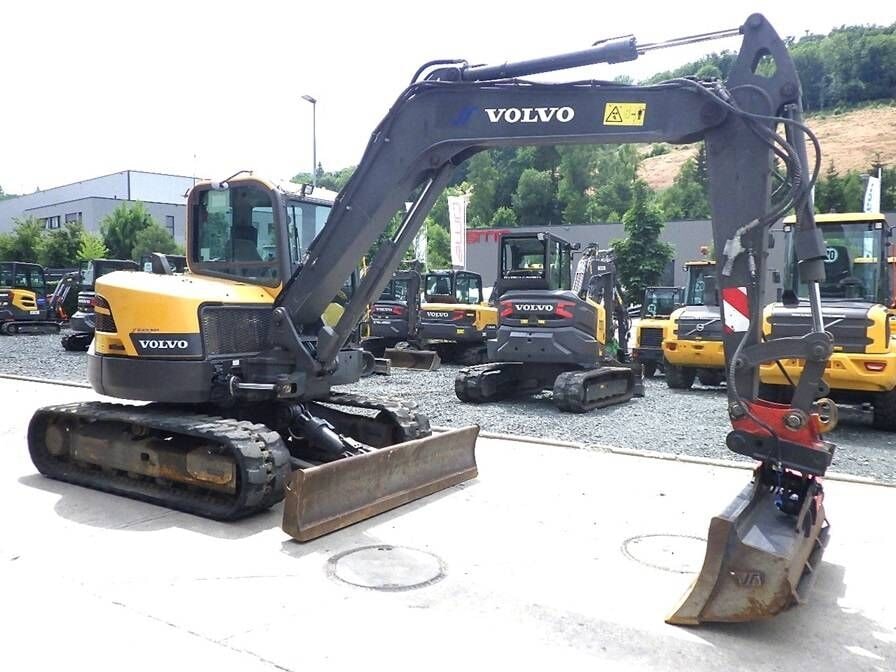 2019 Volvo ECR88D crawler excavator, front three-quarter view