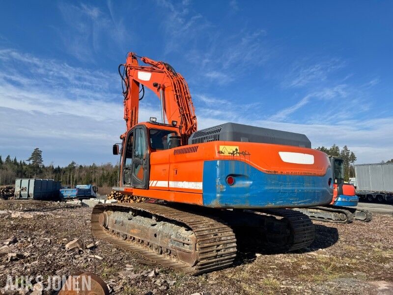 2007 Doosan DX340LC crawler excavator rear three-quarter view 2007 Doosan DX340LC crawler excavator rear three-quarter view