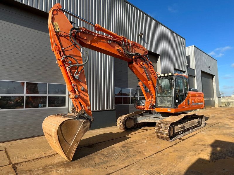 2013 Doosan DX255LC-3 crawler excavator, front three-quarter view 2013 Doosan DX255LC-3 crawler excavator, front three-quarter view