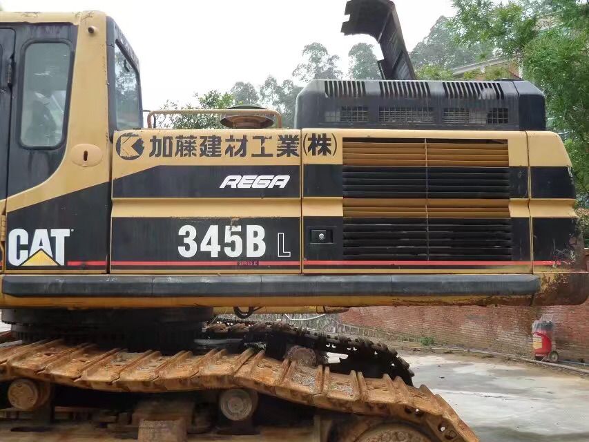 2011 Caterpillar 345BL crawler excavator side view 2011 Caterpillar 345BL crawler excavator side view