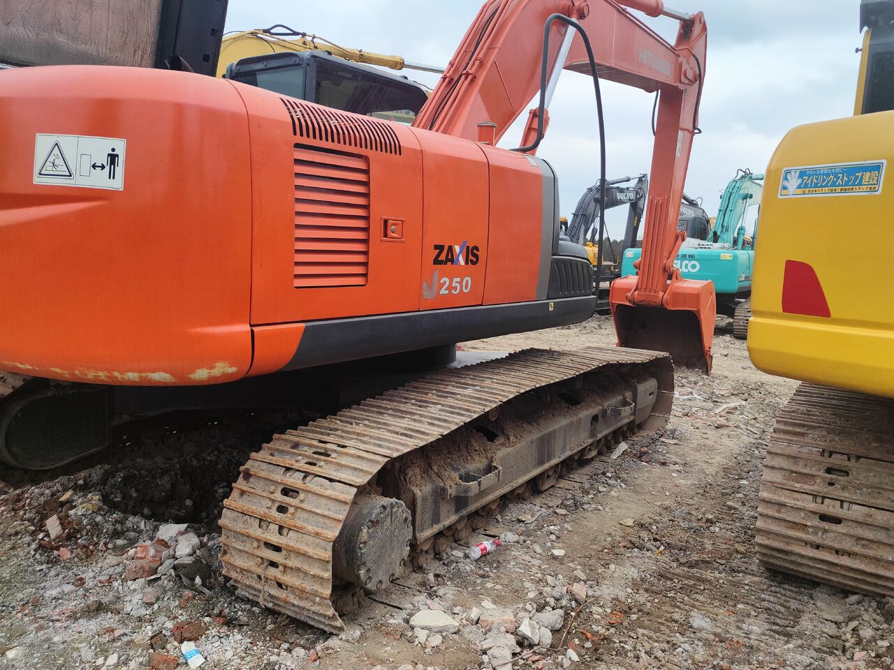 2018 Hitachi Zaxis 250 crawler excavator, rear three-quarter view