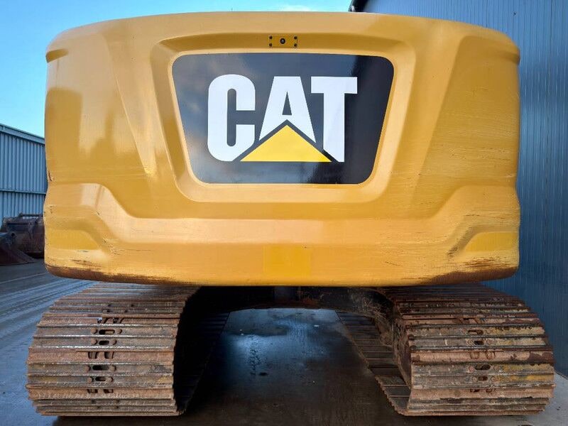 2019 Caterpillar 323-07B crawler excavator, rear view 2019 Caterpillar 323-07B crawler excavator, rear view