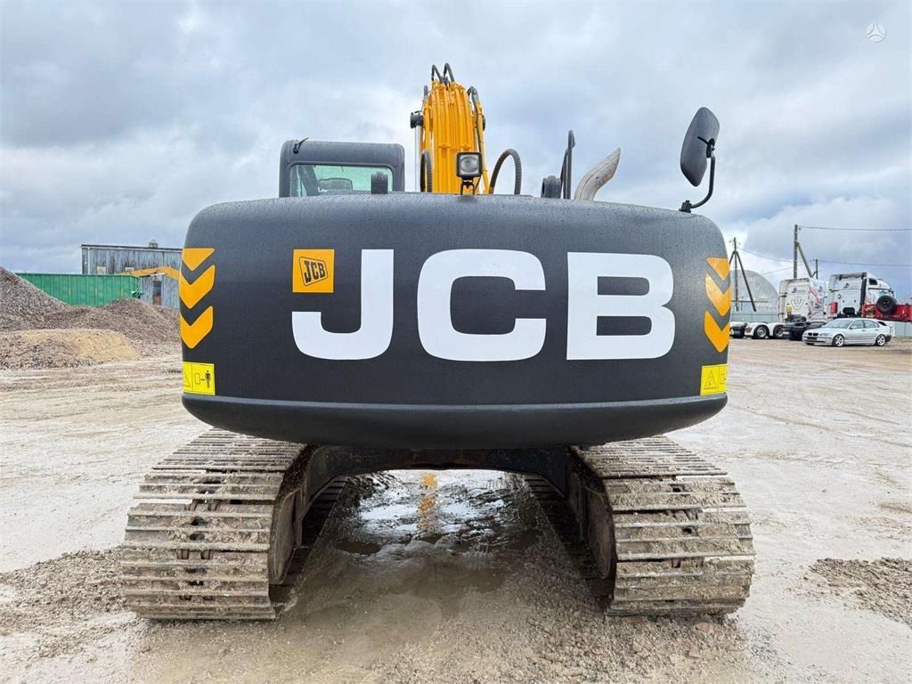 2010 JCB JS220LC crawler excavator, rear view 2010 JCB JS220LC crawler excavator, rear view
