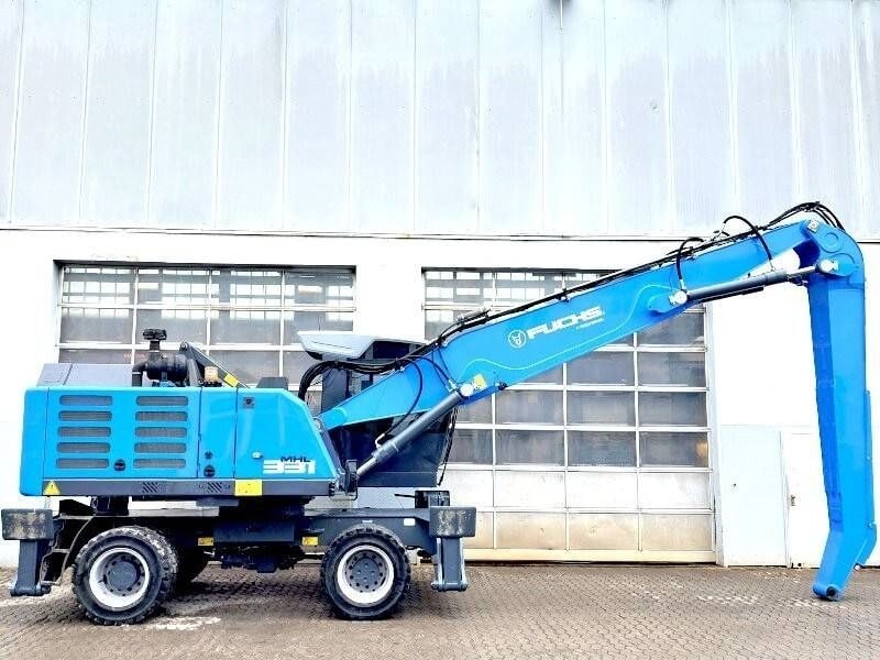 2022 Fuchs MHL331F material handler, side view 2022 Fuchs MHL331F material handler, side view