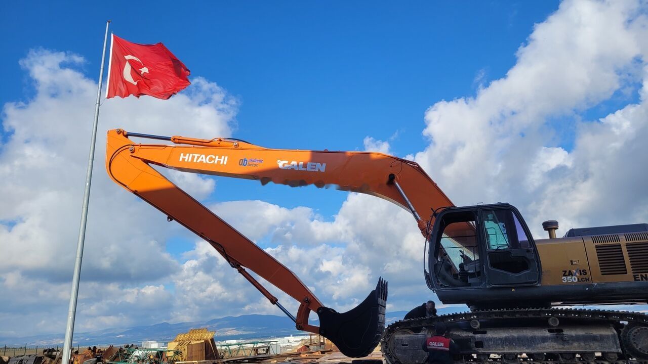 2023 Hitachi Zaxis 350LCH crawler excavator side view