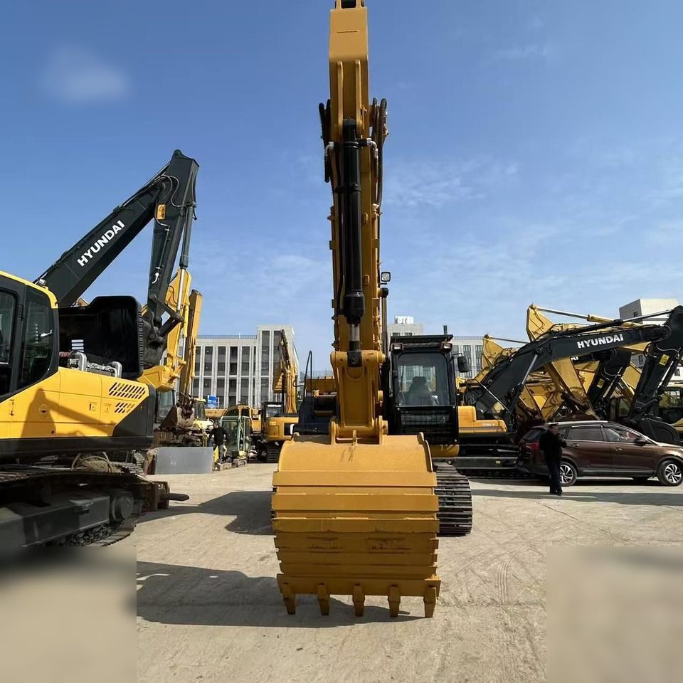 Escavadora de rastos 2025 Caterpillar 320D2, vista frontal Escavadora de rastos 2025 Caterpillar 320D2, vista frontal