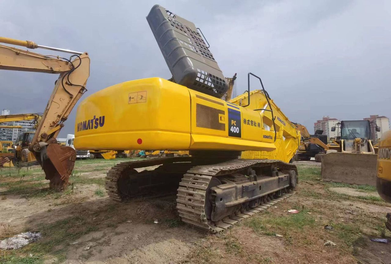 2022 Komatsu PC400-7 crawler excavator, rear three-quarter view