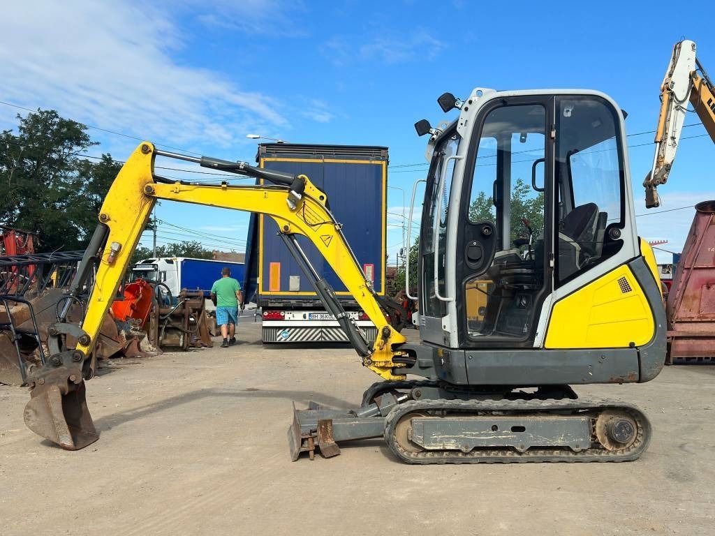 2013 Wacker Neuson ET18 mini excavator, side view