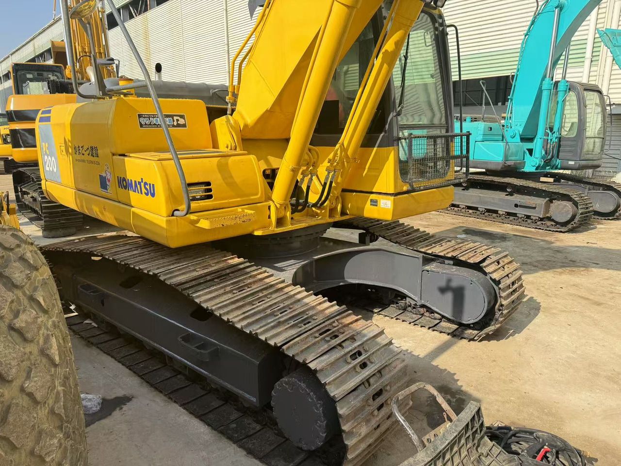 2018 Komatsu PC200-8 Raupenbagger, Ansicht von hinten-dreiviertel 2018 Komatsu PC200-8 Raupenbagger, Ansicht von hinten-dreiviertel