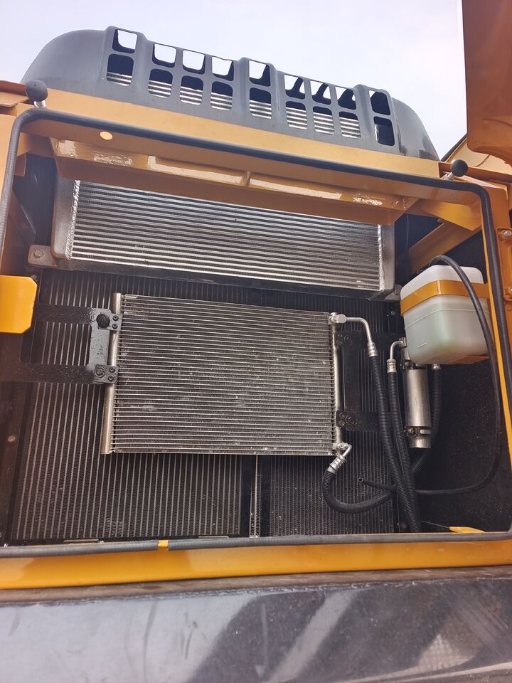 2025 Sany SY365H crawler excavator engine compartment view