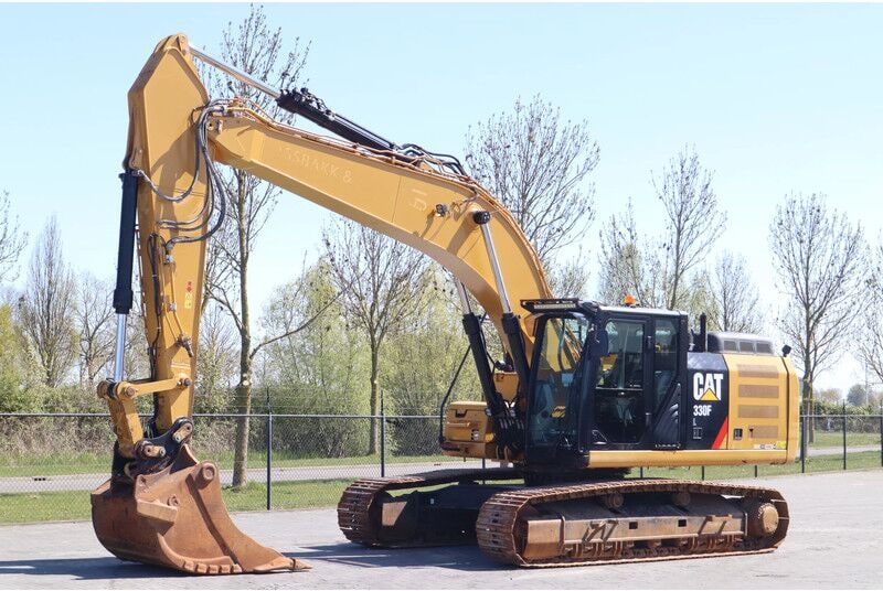 2018 Caterpillar 330F L crawler excavator side view