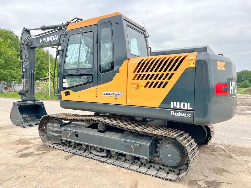 2025 Hyundai R140L crawler excavator, side view