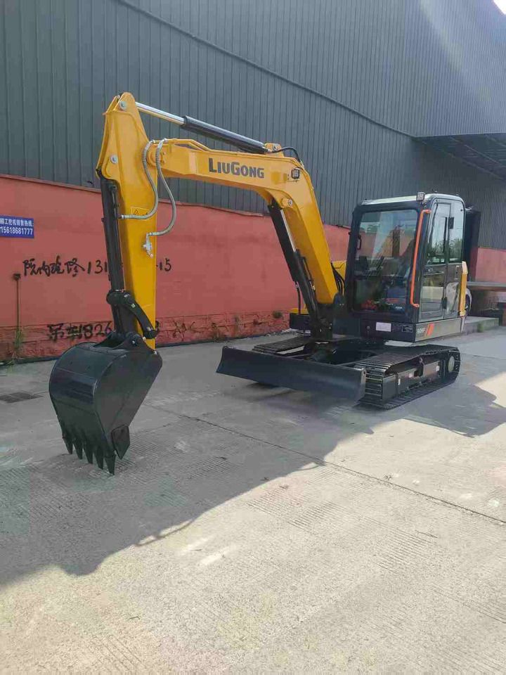 2026 LiuGong 906FG4 mini excavator, front three-quarter view