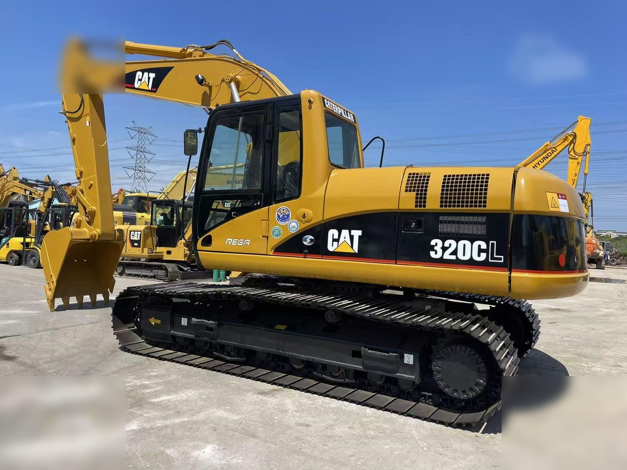 Escavatore cingolato Caterpillar 320CL del 2020, vista laterale Escavatore cingolato Caterpillar 320CL del 2020, vista laterale