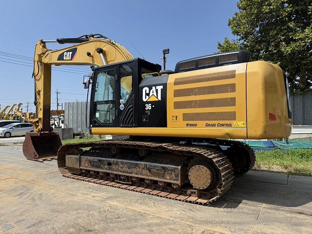 2016 Caterpillar 336FL crawler excavator side view
