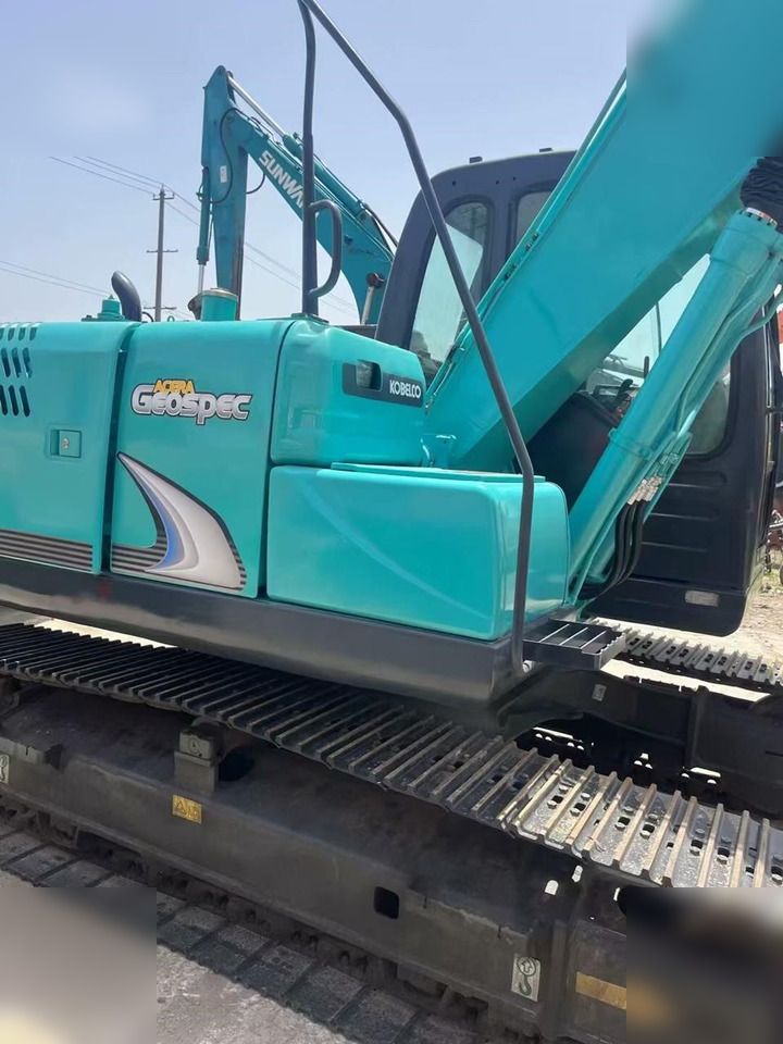 2021 Kobelco SK130LC crawler excavator side view 2021 Kobelco SK130LC crawler excavator side view