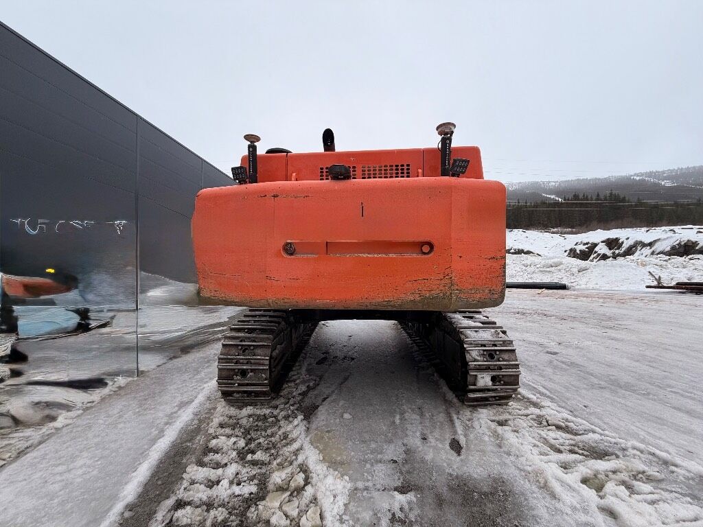 2008 Hitachi ZX470LCH-3 crawler excavator rear view 2008 Hitachi ZX470LCH-3 crawler excavator rear view