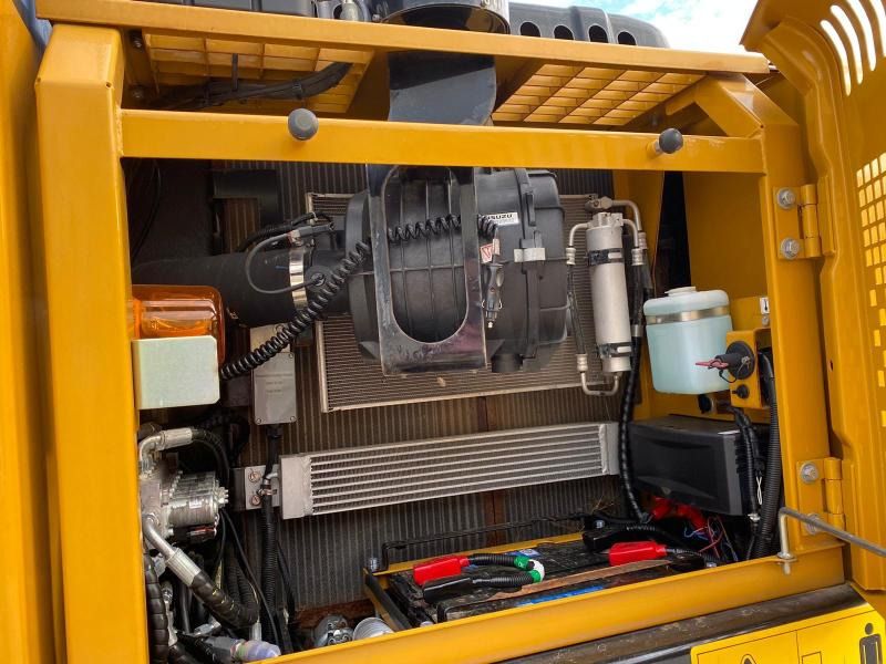 2019 Sany SY135 crawler excavator engine compartment view 2019 Sany SY135 crawler excavator engine compartment view