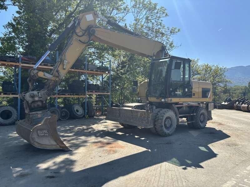 2014 Caterpillar M318D wheel excavator, side profile view 2014 Caterpillar M318D wheel excavator, side profile view