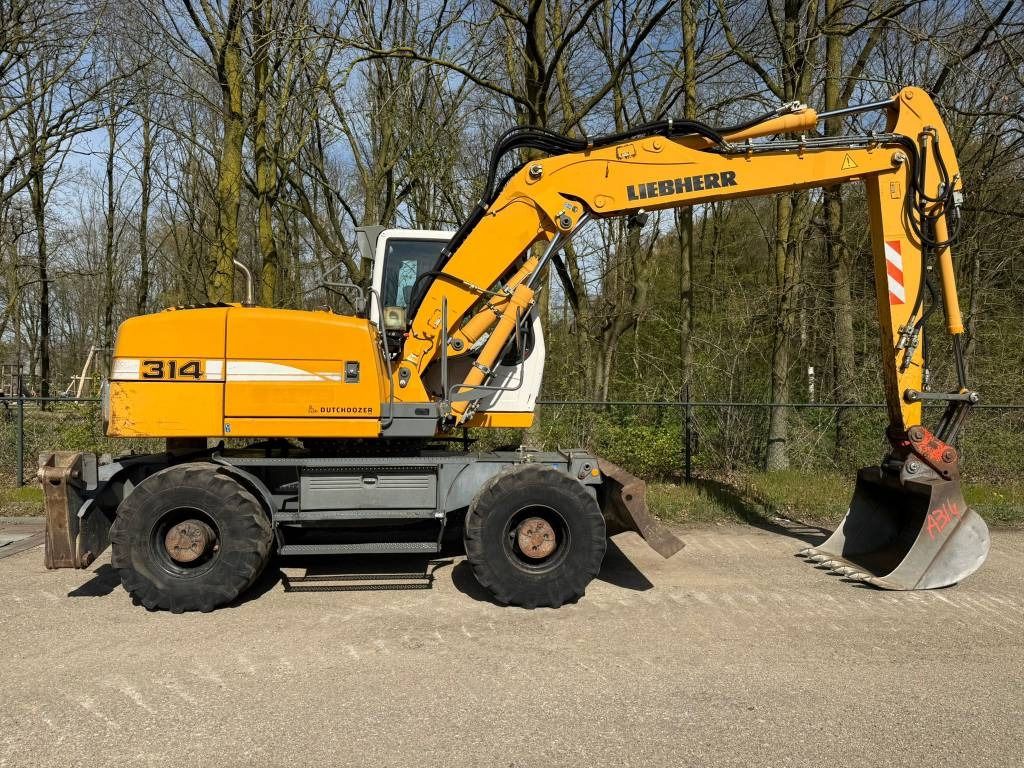 2008 Liebherr A314 LITRONIC wheel excavator, side view 2008 Liebherr A314 LITRONIC wheel excavator, side view