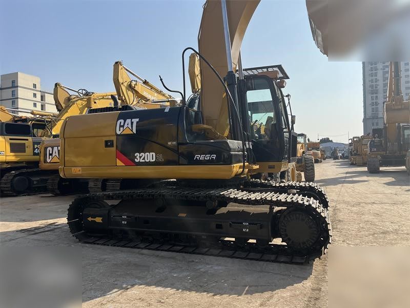 2011 Caterpillar 320D L crawler excavator, side profile view