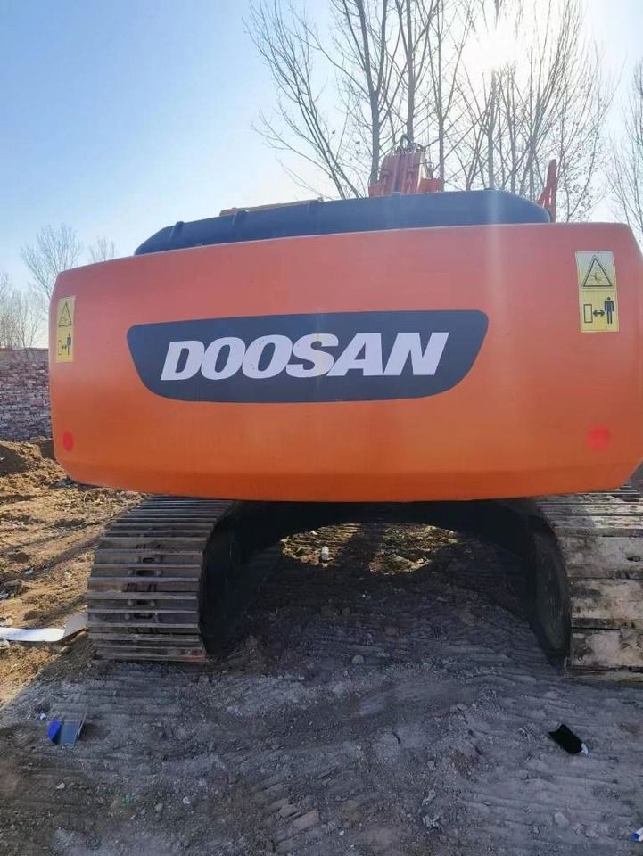 2023 Doosan DH225LC-7 crawler excavator rear view