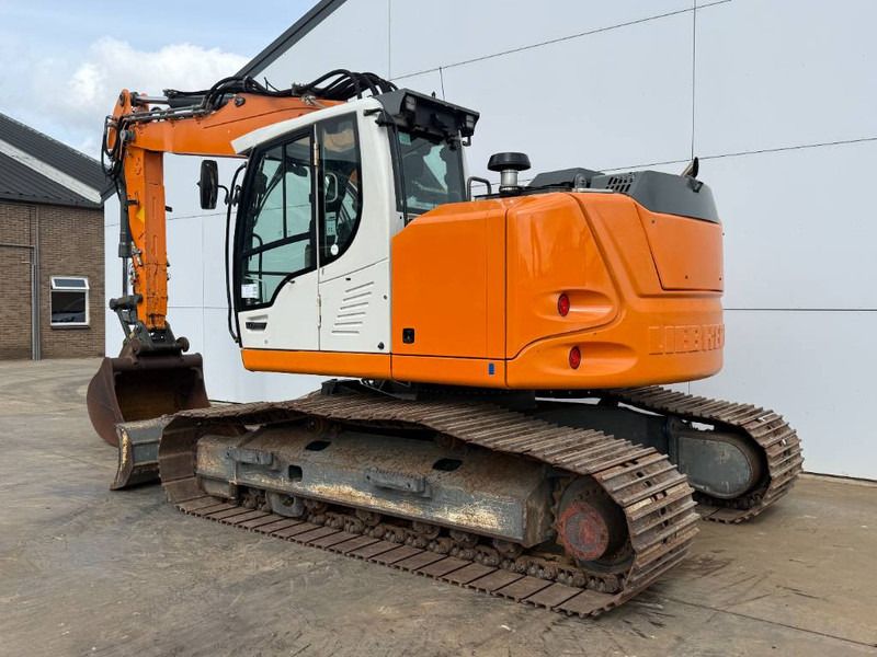 2017 Liebherr R 920 Compact crawler excavator, rear three-quarter view