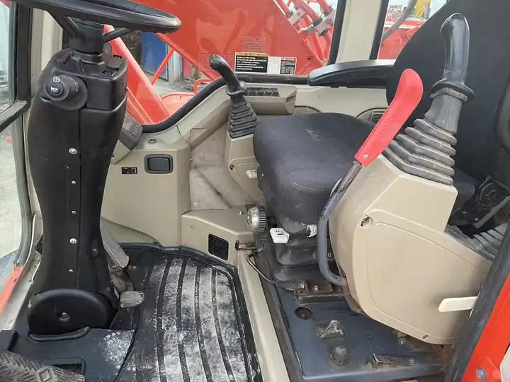 2016 Doosan 150W Wheel Excavator interior cab view