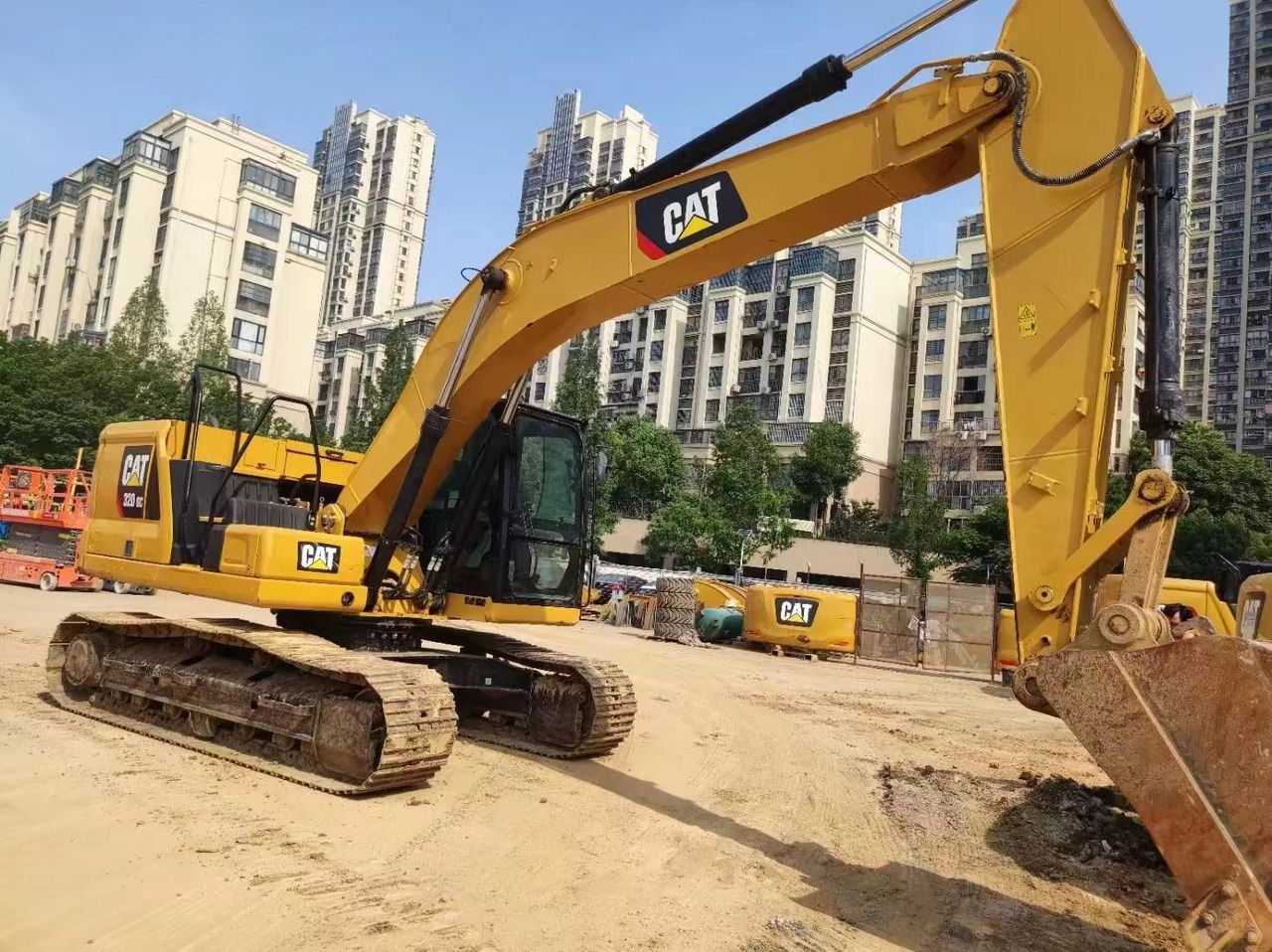 2023 Caterpillar 320GC crawler excavator, rear three-quarter view 2023 Caterpillar 320GC crawler excavator, rear three-quarter view
