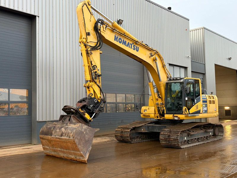 2014 Komatsu PC240LC-10 crawler excavator, side profile view