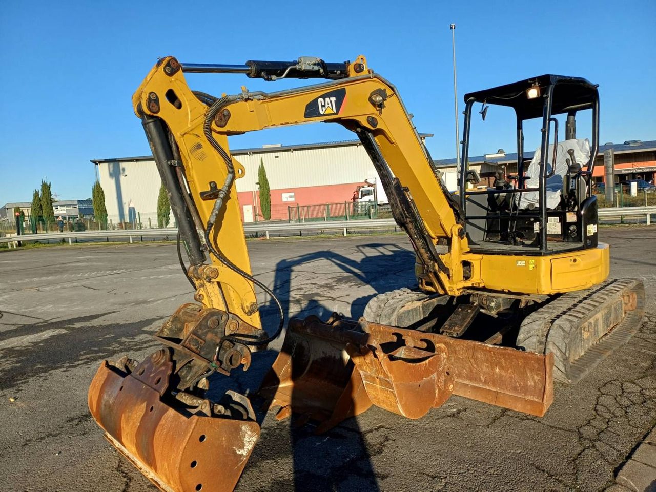 2018 Caterpillar 305E2 crawler excavator, front three-quarter view