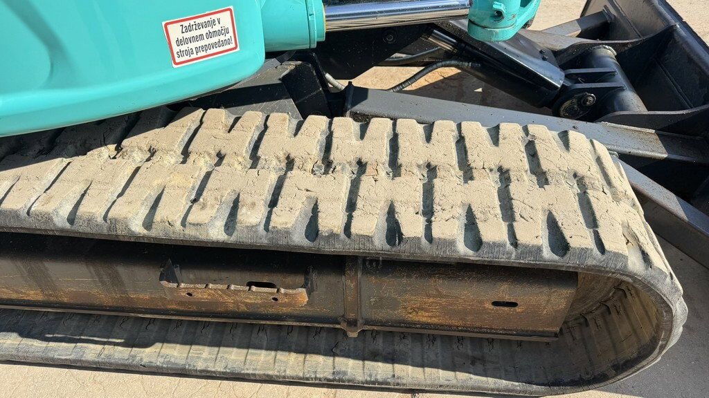 2020 Kobelco SK85MSR-7 mini excavator rubber track detail