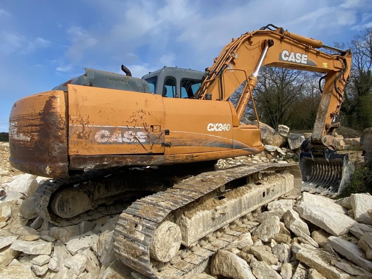 2005 CASE CX240 crawler excavator, side view