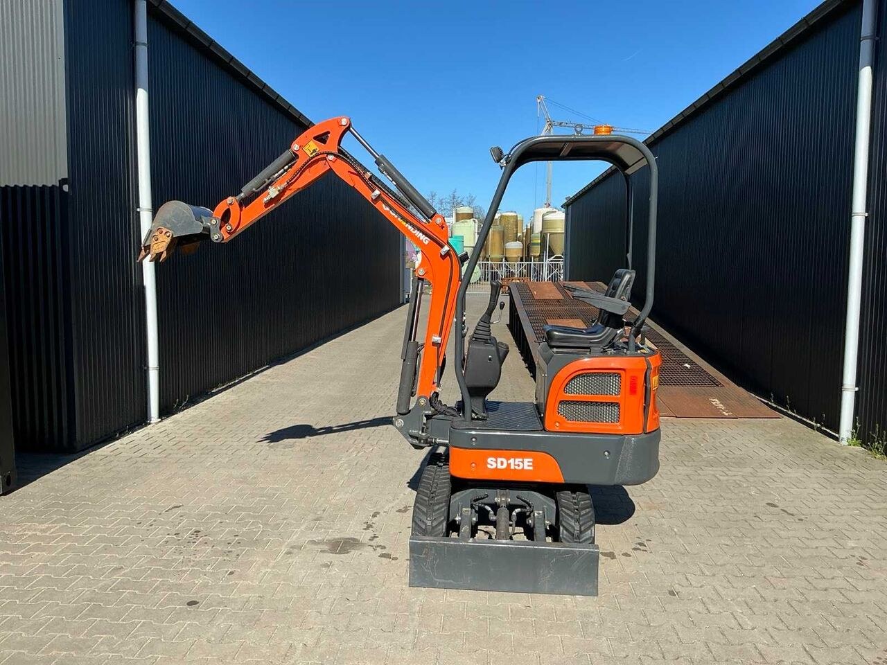 Kubota SD15E mini excavator, side view