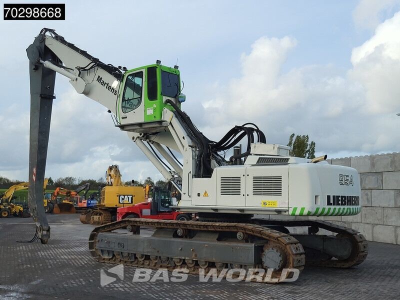 2008 Liebherr R954 C EW material handler, side view
