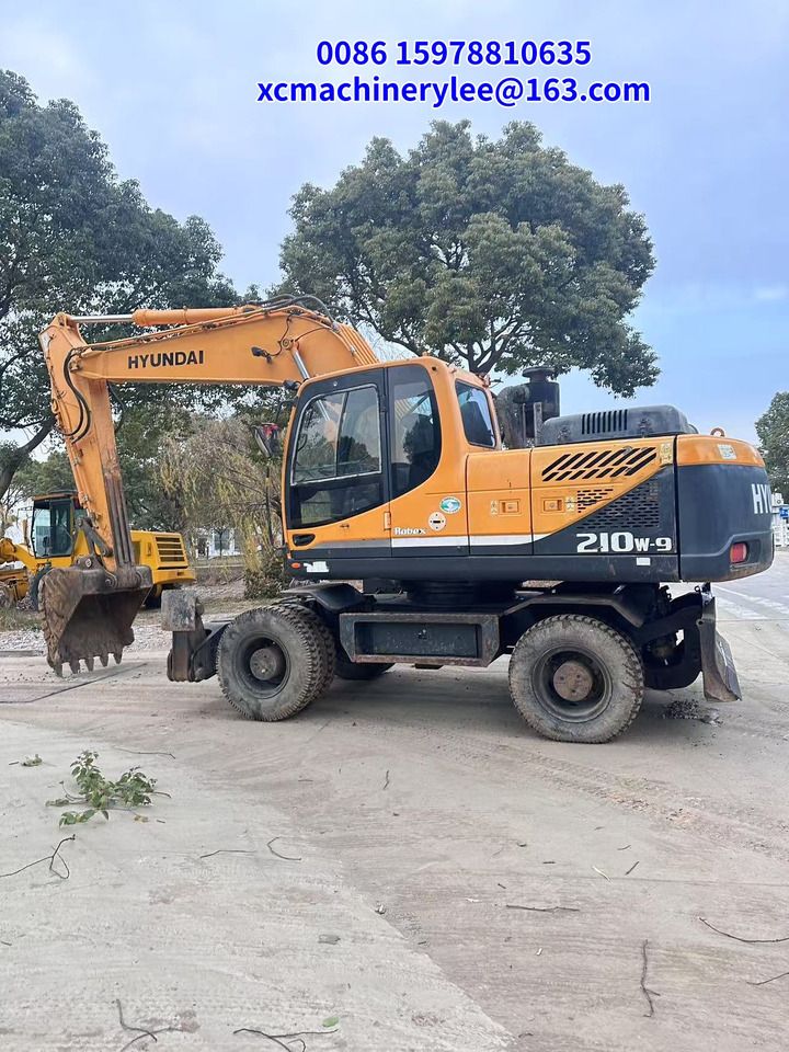2023 Hyundai R210W-9 wheel excavator side view 2023 Hyundai R210W-9 wheel excavator side view