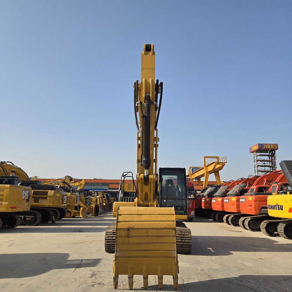 2023 Caterpillar 323GC crawler excavator, front view