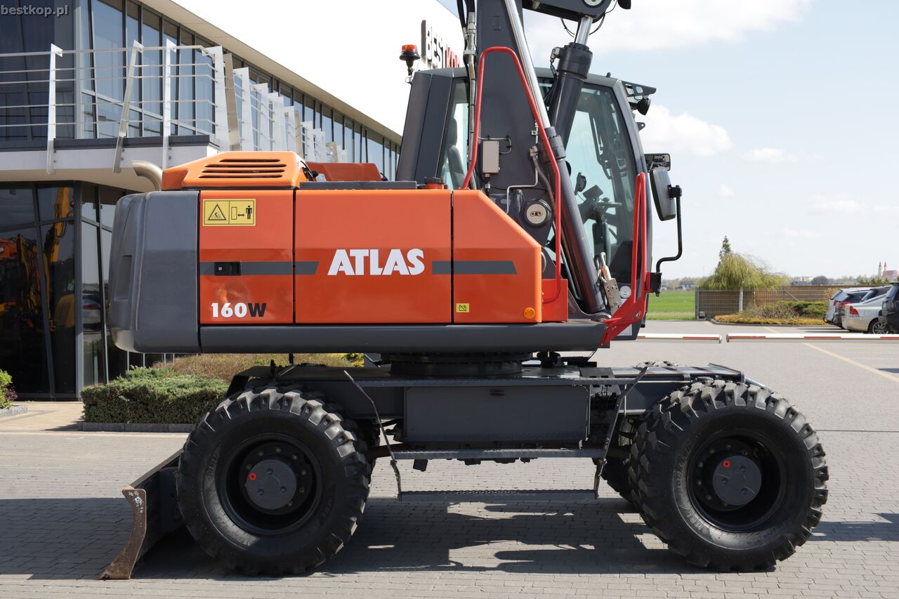 2016 Atlas 160W wheel excavator, side view