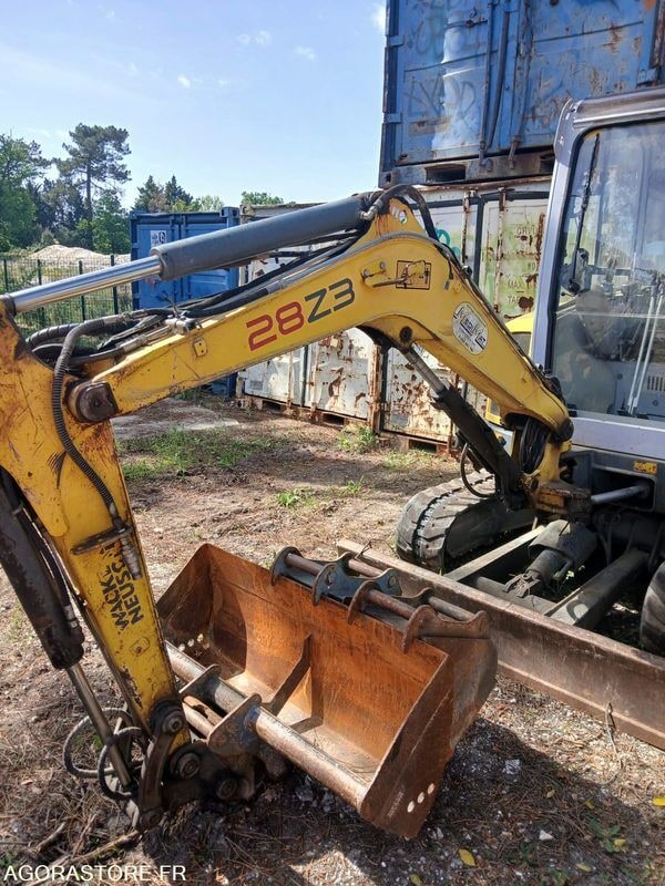 2012 Wacker Neuson 28Z3 mini excavator boom and bucket view 2012 Wacker Neuson 28Z3 mini excavator boom and bucket view