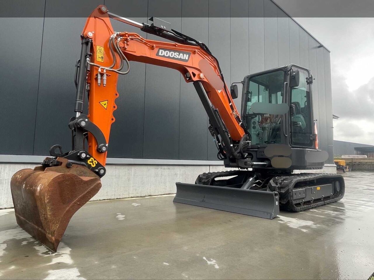 2022 Doosan DX50Z-7 crawler excavator side view 2022 Doosan DX50Z-7 crawler excavator side view