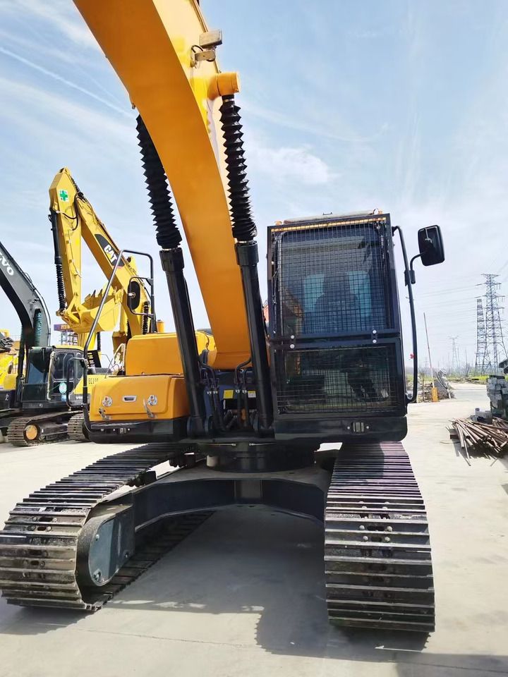 2023 Hyundai R220LC-9S crawler excavator, front view