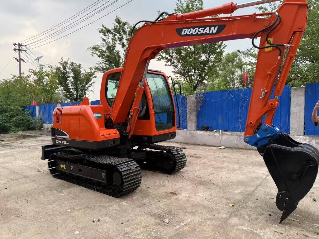 2025 Doosan DX75-9C crawler excavator, side view