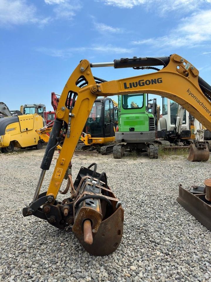 2021 LiuGong 9018F mini excavator boom and hydraulic breaker attachment 2021 LiuGong 9018F mini excavator boom and hydraulic breaker attachment