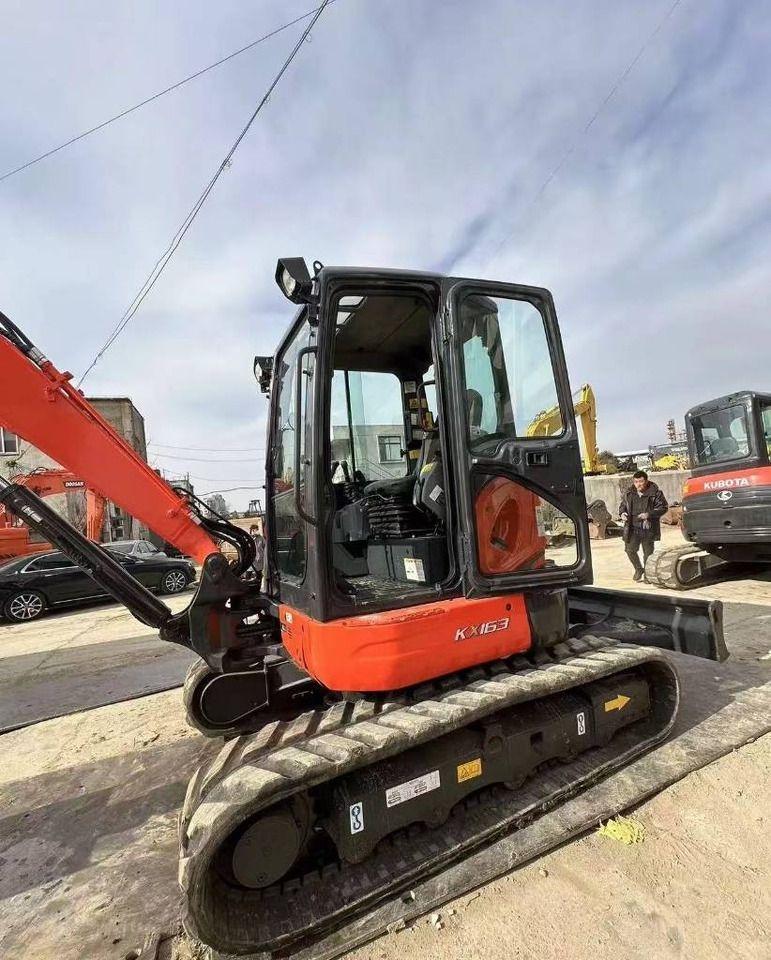 2024 Kubota KX163 crawler excavator, side view 2024 Kubota KX163 crawler excavator, side view
